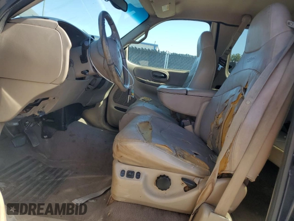 2000 Ford F-150 XL with VIN 1FTRX18L0YNB65908, listed as a Copart auction lot 54797585 with 298,924 mi miles and Clean title. Bid and sale history available at DreamBid. Image 7.