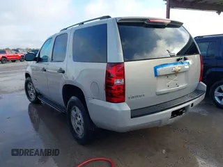 2007 Chevrolet Tahoe LS z VIN 1GNEC130X7R164139, wystawiony jako IAAI lot #42450827 z przebiegiem 232 144 mil mil oraz . Historia ofert i sprzedaży dostępna na DreamBid. Obrazek 3.