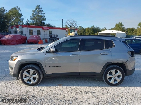 2019 Jeep Compass Latitude w/Sun/Wheel Pkg with VIN 3C4NJCBB5KT699294, listed as a IAAI auction lot 41170681 with NaN miles. Bid and sale history available at carsss.com. Image 15.
