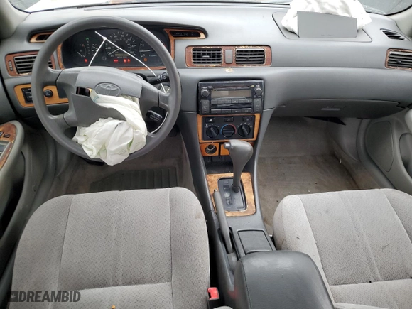 2000 Toyota Camry CE with VIN JT2BG22K1Y0443065, listed as a Copart auction lot 43620775 with 138,329 mi miles and Salvage Title. Bid and sale history available at carsss.com. Image 8.