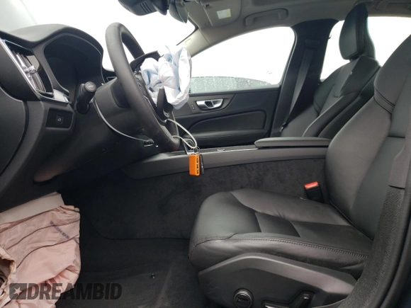 2024 Volvo S60 Core Dark Theme z VIN 7JRL12TK9RG305506, wystawiony jako Copart lot #43276995 z przebiegiem 603 mil mil oraz Szkoda całkowita • Salvage title. Historia ofert i sprzedaży dostępna na DreamBid. Obrazek 7.