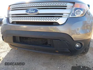 2013 Ford Explorer XLT with VIN 1FM5K7D84DGA86611, listed as a IAAI auction lot 41765690 with 189,794 mi miles. Bid and sale history available at carsss.com. Image 22.
