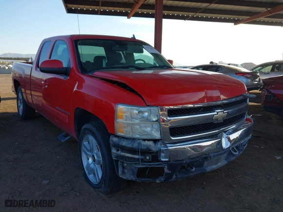 2008 Chevrolet Silverado 1500 LT w/1LT with VIN 1GCEC19018Z241255, listed as a IAAI auction lot 41473656 with 70,034 mi miles. Bid and sale history available at carsss.com. Image 1.