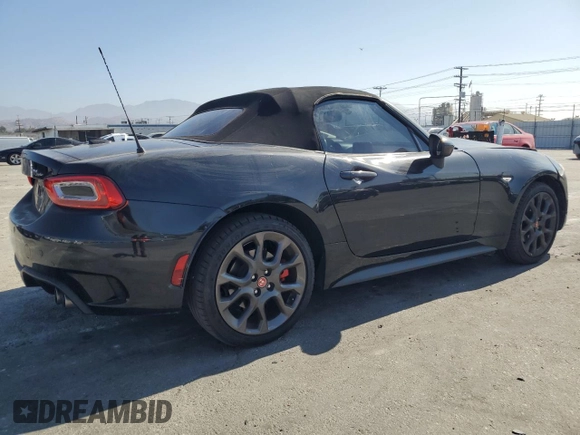 2018 FIAT 124 Spider Abarth z VIN JC1NFAEK8J0134189, wystawiony jako Copart lot #72461804 z przebiegiem 36 047 mil mil oraz Szkoda całkowita • Salvage title. Historia ofert i sprzedaży dostępna na DreamBid. Obrazek 3.