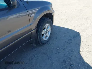 2006 Mercury Mariner Luxury с VIN 4M2CU57116KJ19454, выставлен на аукционе IAAI как лот 42436725 с пробегом 244 689 миль миль и . История ставок и продаж доступна на DreamBid. Изображение 15.