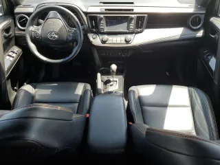 2016 Toyota RAV4 SE z VIN 2T3JFREV5GW499752, wystawiony jako Copart lot #62032045 z przebiegiem 77 711 mil mil oraz Szkoda całkowita • Salvage title. Historia ofert i sprzedaży dostępna na DreamBid. Obrazek 8.
