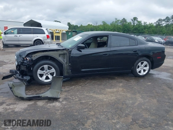 2013 Dodge Charger SE z VIN 2C3CDXBG4DH522639, wystawiony jako IAAI lot #42220383 z przebiegiem 164 319 mil mil oraz . Historia ofert i sprzedaży dostępna na DreamBid. Obrazek 15.