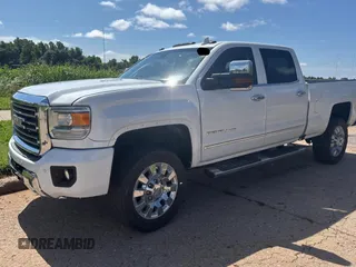 2016 GMC Sierra 2500HD Denali z VIN 1GT12UE84GF183401, wystawiony jako Copart lot #60241455 z przebiegiem 163 535 mil mil oraz Szkoda całkowita • Salvage title. Historia ofert i sprzedaży dostępna na DreamBid. Obrazek 2.