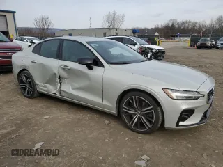 2019 Volvo S60 R-Design with VIN 7JRA22TM8KG016709, listed as a Copart auction lot 39837263 with 36,825 mi miles. Bid and sale history available at carsss.com. Image 4.