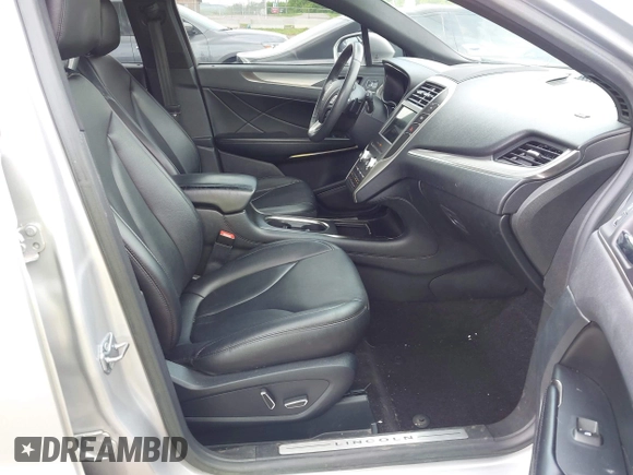 2018 Lincoln MKC Premiere with VIN 5LMCJ1C94JUL08589, listed as a IAAI auction lot 42133449 with 90,827 mi miles and . Bid and sale history available at DreamBid. Image 5.