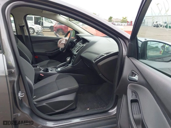 2013 Ford Focus SE with VIN 1FADP3K2XDL160734, listed as a IAAI auction lot 39953479 with 138,083 mi miles. Bid and sale history available at carsss.com. Image 5.