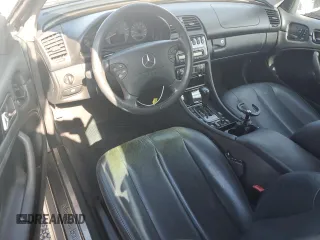2000 Mercedes-Benz CLK 320/430 z VIN WDBLK70G4YT035047, wystawiony jako Copart lot #52852405 z przebiegiem 141 197 mil mil oraz Szkoda całkowita • Salvage title. Historia ofert i sprzedaży dostępna na DreamBid. Obrazek 8.