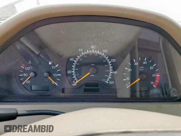 1999 Mercedes-Benz C 230/260/280/320 z VIN WDBHA24G4XA681981, wystawiony jako Copart lot #57758215 z przebiegiem Nie podano mil oraz Szkoda całkowita • Salvage title. Historia ofert i sprzedaży dostępna na DreamBid. Obrazek 9.