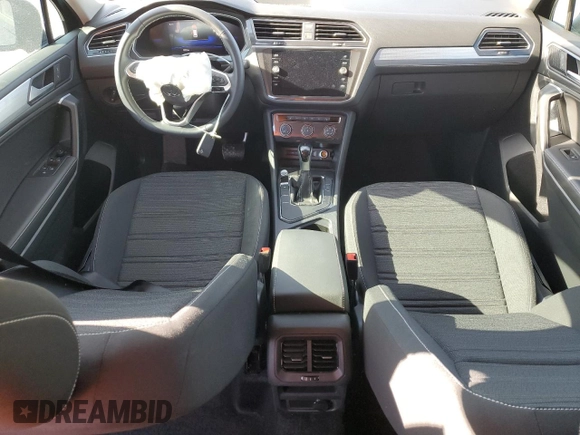 2024 Volkswagen Tiguan S with VIN 3VVRB7AX7RM132156, listed as a Copart auction lot 52349895 with 1,251 mi miles and Salvage title. Bid and sale history available at DreamBid. Image 8.