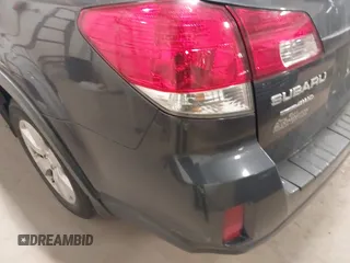 2010 Subaru Outback Premium All-Weather Anniversary z VIN 4S4BRCCC2A3317473, wystawiony jako IAAI lot #42039446 z przebiegiem 164 912 mil mil oraz . Historia ofert i sprzedaży dostępna na DreamBid. Obrazek 6.