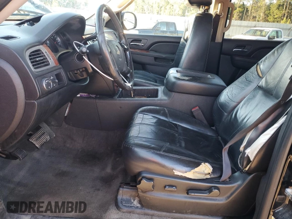 2010 Chevrolet Suburban LT with VIN 1GNUCJE08AR190304, listed as a Copart auction lot 89260035 with 291,342 mi miles and Salvage Title. Bid and sale history available at carsss.com. Image 7.
