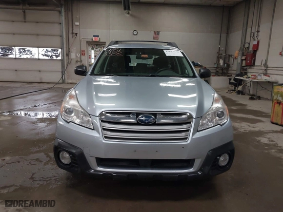 2014 Subaru Outback 2.5i with VIN 4S4BRCAC0E3322986, listed as a IAAI auction lot 41813358 with 96,936 mi miles. Bid and sale history available at carsss.com. Image 12.