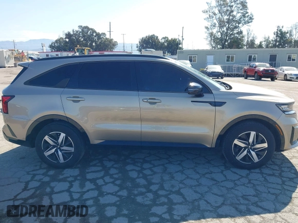 2021 Kia Sorento EX z VIN 5XYRH4LF2MG011475, wystawiony jako IAAI lot #41990875 z przebiegiem 45 843 mil mil oraz . Historia ofert i sprzedaży dostępna na DreamBid. Obrazek 13.
