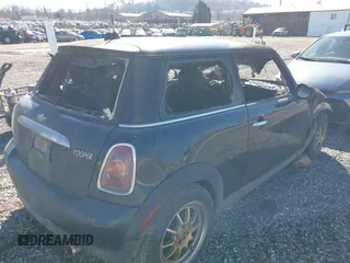 2008 MINI Hardtop with VIN WMWMF33508TU64051, listed as a IAAI auction lot 41485793 with Not Provided miles and . Bid and sale history available at DreamBid. Image 4.