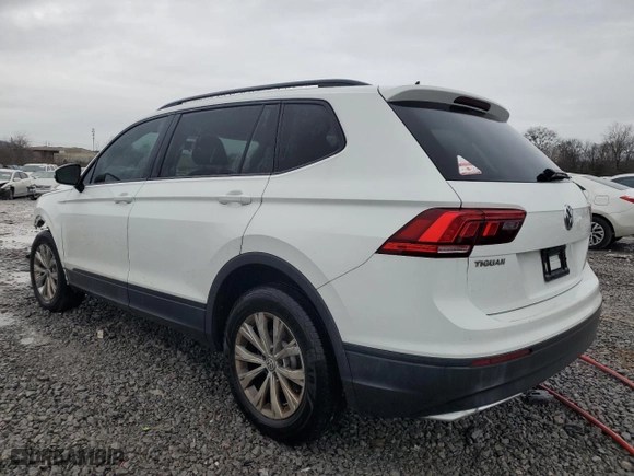 2020 Volkswagen Tiguan S with VIN 3VV1B7AX4LM037073, listed as a Copart auction lot 42588175 with 25,289 mi miles and Salvage Title. Bid and sale history available at carsss.com. Image 2.