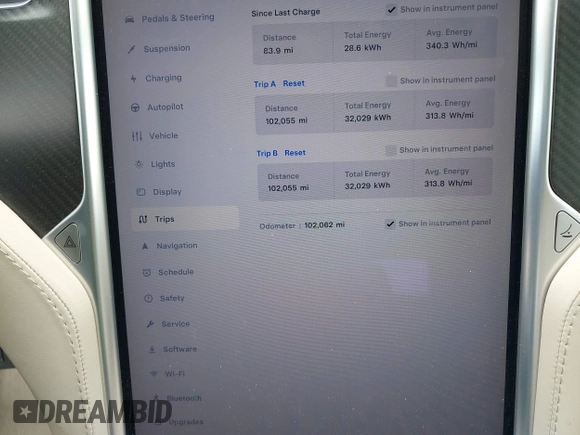 2018 Tesla Model S 75D z VIN 5YJSA1E28JF247985, wystawiony jako IAAI lot #42116586 z przebiegiem 102 062 mil mil oraz . Historia ofert i sprzedaży dostępna na DreamBid. Obrazek 7.
