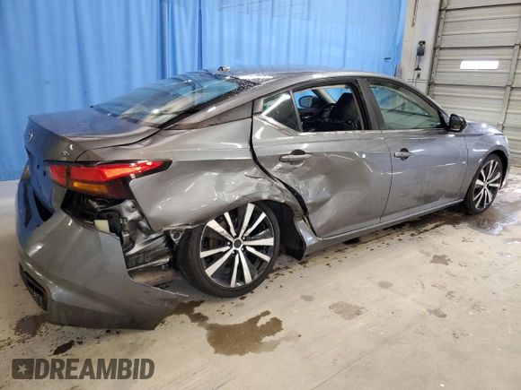 2022 Nissan Altima SR with VIN 1N4BL4CV4NN386209, listed as a Copart auction lot 54313275 with 104,632 mi miles and Salvage Title. Bid and sale history available at DreamBid. Image 3.