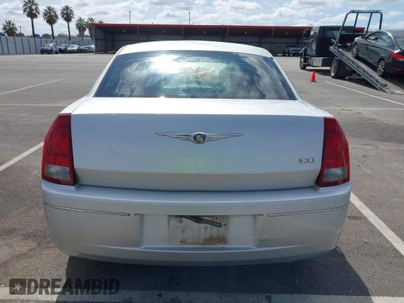 2006 Chrysler 300 with VIN 2C3KA43R46H523392, listed as a IAAI auction lot 41841845 with 192,740 mi miles. Bid and sale history available at carsss.com. Image 17.