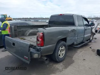 2002 GMC Sierra 1500 SLE z VIN 2GTEC19T121214213, wystawiony jako IAAI lot #41317517 z przebiegiem 209 031 mil mil oraz . Historia ofert i sprzedaży dostępna na DreamBid. Obrazek 4.