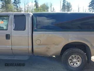 2002 Ford Super Duty F-250 XL with VIN 1FTNX21F42EB04383, listed as a IAAI auction lot 42067964 with 1 mi miles. Bid and sale history available at carsss.com. Image 6.