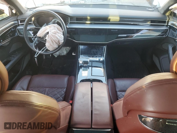 2020 Audi S8 z VIN WAU8SAF82LN004331, wystawiony jako Copart lot #80528434 z przebiegiem 41 383 mil mil oraz Szkody całkowita. Historia ofert i sprzedaży dostępna na DreamBid. Obrazek 8.