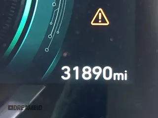 2022 Hyundai Ioniq SE z VIN KMHC75LCXNU271168, wystawiony jako IAAI lot #41073220 z przebiegiem 31 890 mil mil oraz . Historia ofert i sprzedaży dostępna na DreamBid. Obrazek 16.