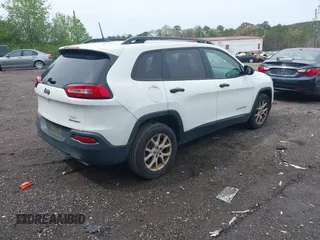 2017 Jeep Cherokee Altitude z VIN 1C4PJLAS8HW663337, wystawiony jako IAAI lot #41872749 z przebiegiem 188 153 mil mil oraz . Historia ofert i sprzedaży dostępna na DreamBid. Obrazek 4.