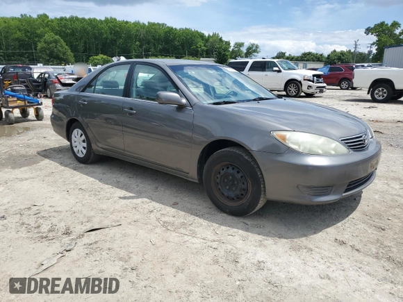 2005 Toyota Camry LE z VIN 4T1BE30K45U550097, wystawiony jako Copart lot #57962105 z przebiegiem 201 727 mil mil oraz Szkoda całkowita • Salvage title. Historia ofert i sprzedaży dostępna na DreamBid. Obrazek 5.