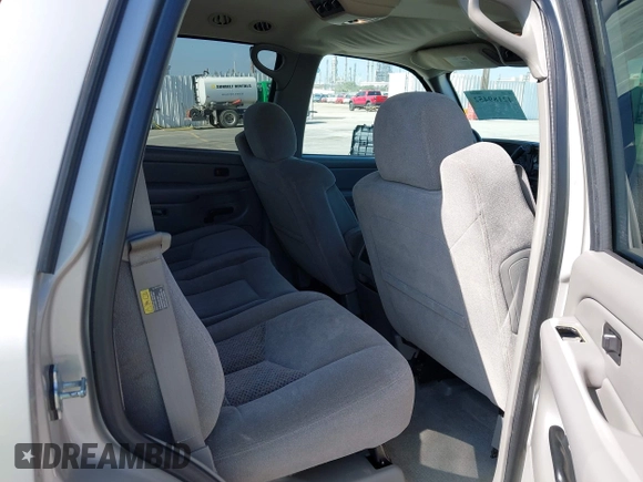 2004 Chevrolet Tahoe LS with VIN 1GNEC13T44R208111, listed as a IAAI auction lot 42189452 with 207,736 mi miles and . Bid and sale history available at DreamBid. Image 8.