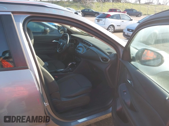 2023 Buick Encore GX Select z VIN KL4MMDS24PB151721, wystawiony jako IAAI lot #42068151 z przebiegiem 11 436 mil mil oraz . Historia ofert i sprzedaży dostępna na DreamBid. Obrazek 5.