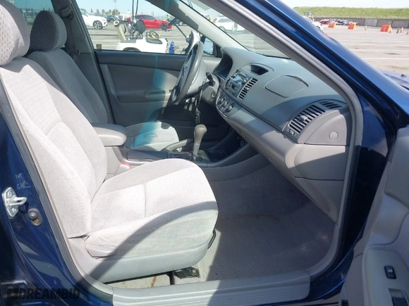 2004 Toyota Camry LE with VIN 4T1BE32K84U381293, listed as a IAAI auction lot 41765044 with 228,746 mi miles. Bid and sale history available at carsss.com. Image 5.