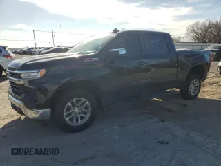 2022 Chevrolet Silverado 1500 LT with VIN 1GCUDDED1NZ570133, listed as a Copart auction lot 85170384 with 109,384 mi miles and Salvage Title. Bid and sale history available at DreamBid. Image 1.