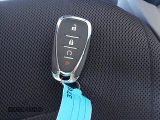 2020 Chevrolet Bolt EV LT z VIN 1G1FY6S01L4136064, wystawiony jako IAAI lot #41566555 z przebiegiem 52 995 mil mil oraz . Historia ofert i sprzedaży dostępna na DreamBid. Obrazek 11.