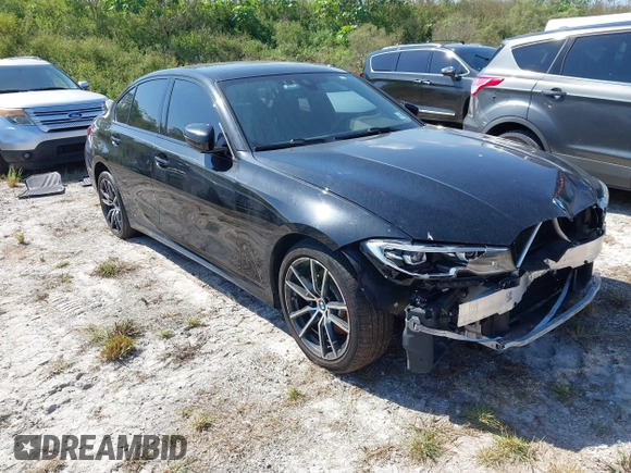 2019 BMW 3 Series 330i xDrive with VIN WBA5R7C51KFH25487, listed as a IAAI auction lot 40605403 with 1 mi miles. Bid and sale history available at carsss.com. Image 1.