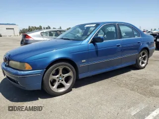 2001 BMW 5 Series 540i z VIN WBADN63441GM71806, wystawiony jako Copart lot #61294555 z przebiegiem 93 477 mil mil oraz Czysty tytuł • Clean title. Historia ofert i sprzedaży dostępna na DreamBid. Obrazek 1.