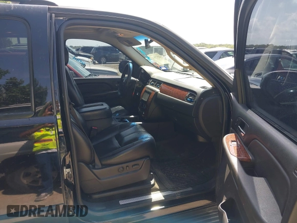 2007 Chevrolet Suburban LT с VIN 3GNFC16057G212162, выставлен на аукционе IAAI как лот 42571842 с пробегом 233 932 миль миль и . История ставок и продаж доступна на DreamBid. Изображение 5.