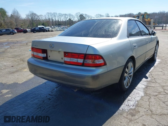 2001 Lexus ES 300 with VIN JT8BF28GX15106964, listed as a IAAI auction lot 41839927 with 148,174 mi miles. Bid and sale history available at carsss.com. Image 4.