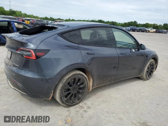 2021 Tesla Model Y Long Range z VIN 5YJYGDEE9MF067651, wystawiony jako Copart lot #55758165 z przebiegiem 61 348 mil mil oraz Czysty tytuł • Clean title. Historia ofert i sprzedaży dostępna na DreamBid. Obrazek 3.
