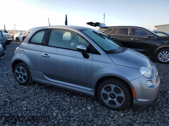 2017 FIAT 500e with VIN 3C3CFFGE9HT699177, listed as a Copart auction lot 47681085 with 15,911 mi miles and Clean title. Bid and sale history available at DreamBid. Image 4.