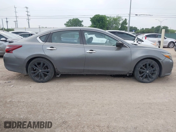 2017 Nissan Altima SL z VIN 1N4AL3AP7HC249081, wystawiony jako IAAI lot #42267925 z przebiegiem 95 529 mil mil oraz . Historia ofert i sprzedaży dostępna na DreamBid. Obrazek 13.