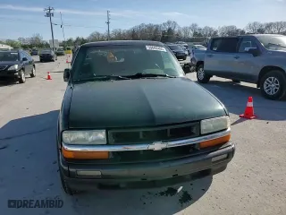2003 Chevrolet S-10 LS with VIN 1GCDT13X43K101798, listed as a Copart auction lot 50692465 with 252,686 mi miles and Clean Title. Bid and sale history available at carsss.com. Image 10.