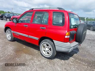 2003 Chevrolet Tracker z VIN 2CNBJ13C636944393, wystawiony jako IAAI lot #42280665 z przebiegiem 80 918 mil mil oraz . Historia ofert i sprzedaży dostępna na DreamBid. Obrazek 3.