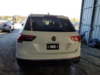 2024 Volkswagen Tiguan S with VIN 3VVFB7AX7RM046672, listed as a Copart auction lot 86002274 with 15,211 mi miles and Salvage Title. Bid and sale history available at carsss.com. Image 6.