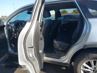 2019 Kia Sorento L with VIN 5XYPG4A30KG575383, listed as a IAAI auction lot 41958901 with 102,797 mi miles. Bid and sale history available at carsss.com. Image 8.