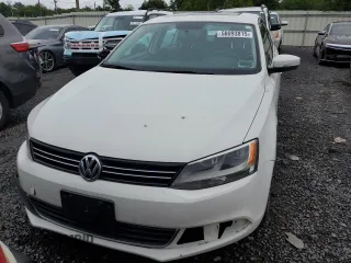 2013 Volkswagen Jetta SE with VIN 3VWDP7AJ8DM277587, listed as a Copart auction lot 58093815 with 136,608 mi miles and Salvage title. Bid and sale history available at DreamBid. Image 5.